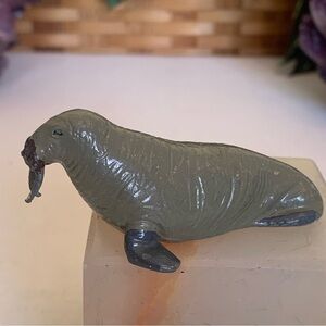 Vintage Britains Lead Zoo Animal Walrus Hollow Cast Figure Toy Painted Figurine
